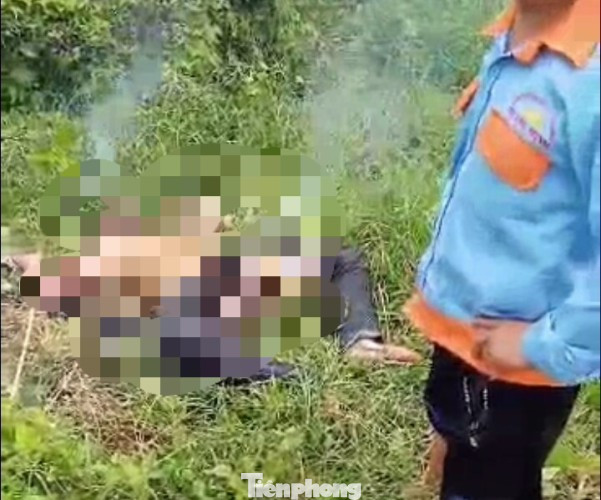 Phát hiện người đàn ông tự thiêu trong bãi cỏ ở Bình Dương ảnh 1