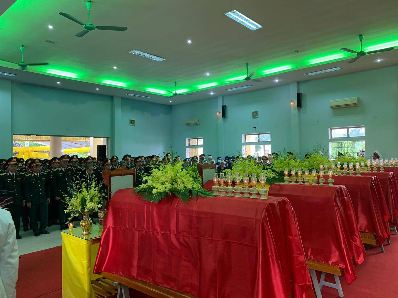 Lễ viếng 13 liệt sĩ: Vĩnh biệt những người con dũng cảm của Tổ quốc ảnh 15