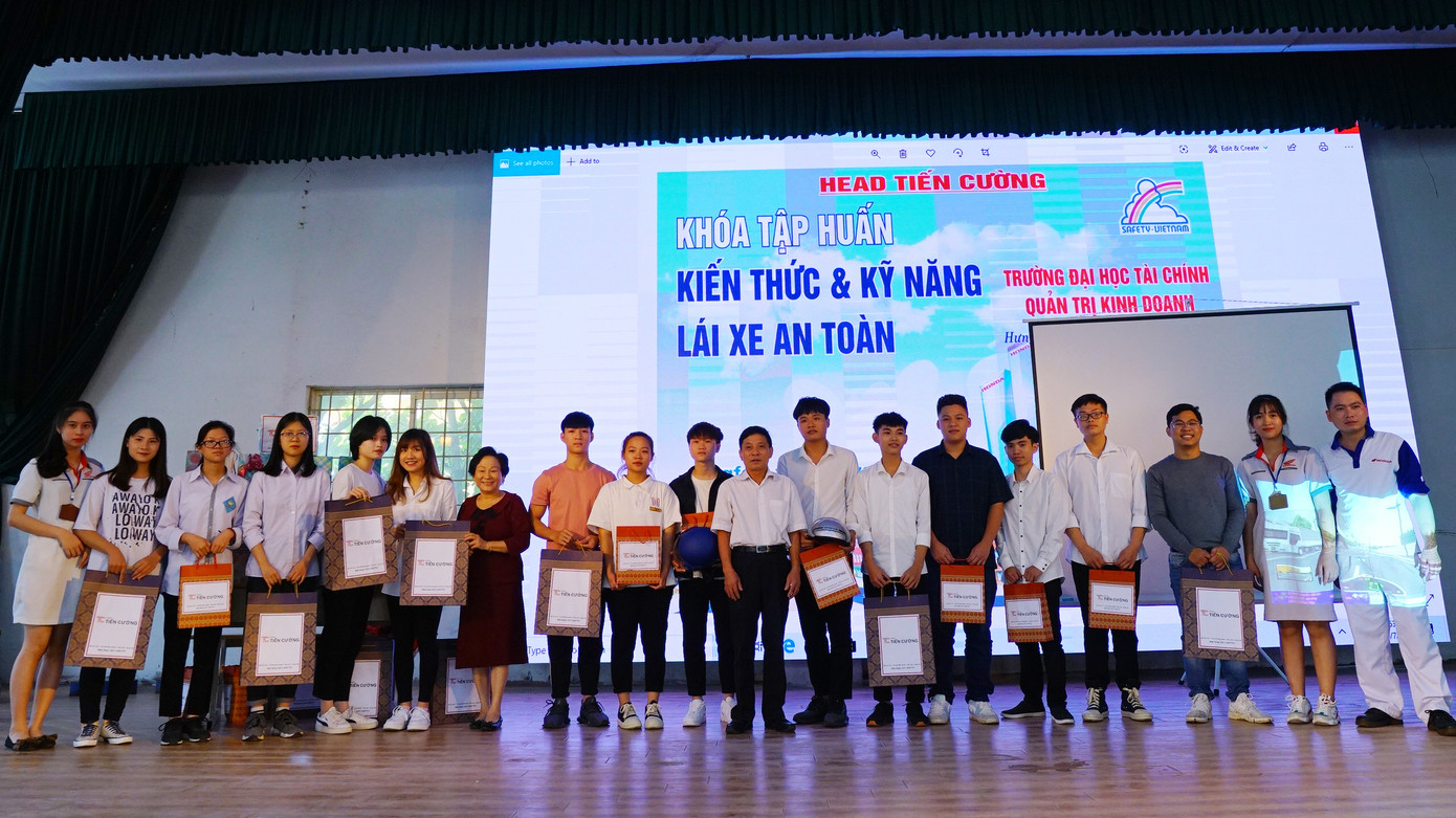 HEAD Tiến Cường: Chương trình Tập huấn kiến thức và Kỹ năng lái xe an toàn ảnh 8