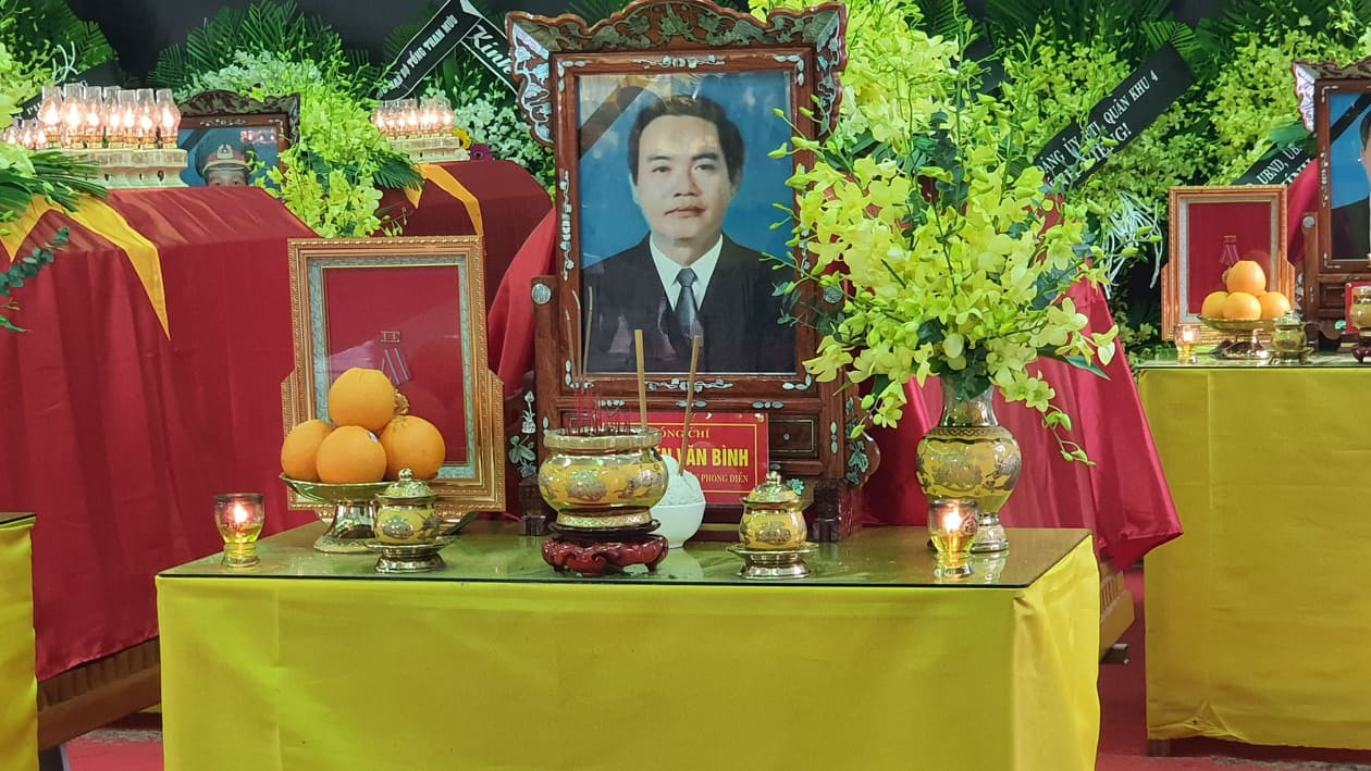 Lễ viếng 13 liệt sĩ hy sinh ở Rào Trăng: Vượt mưa lũ để nhìn mặt đồng chí lần cuối ảnh 1