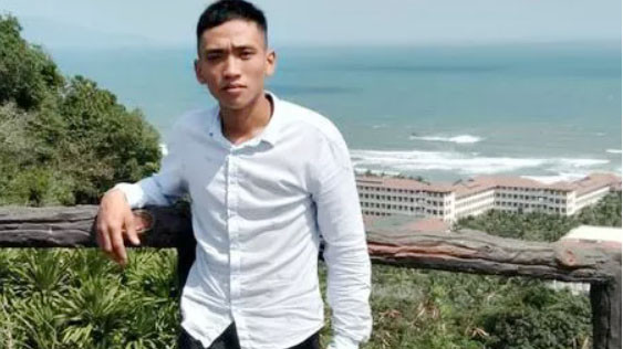 Cha phát hiện thi thể cô gái 18 tuổi phân huỷ trong nhà, con trai vượt 900km đi... đầu thú ảnh 1