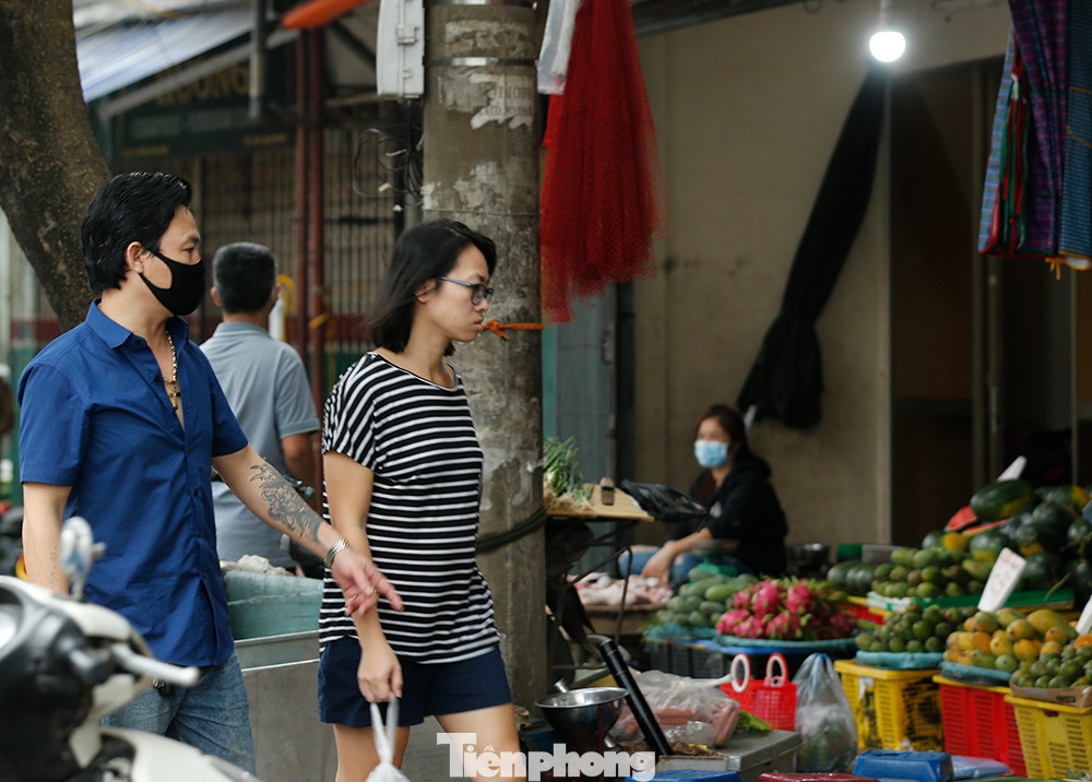 Gửi giấy mời tiểu thương chợ đầu mối Thủ đô xét nghiệm nhanh COVID - 19 ảnh 7