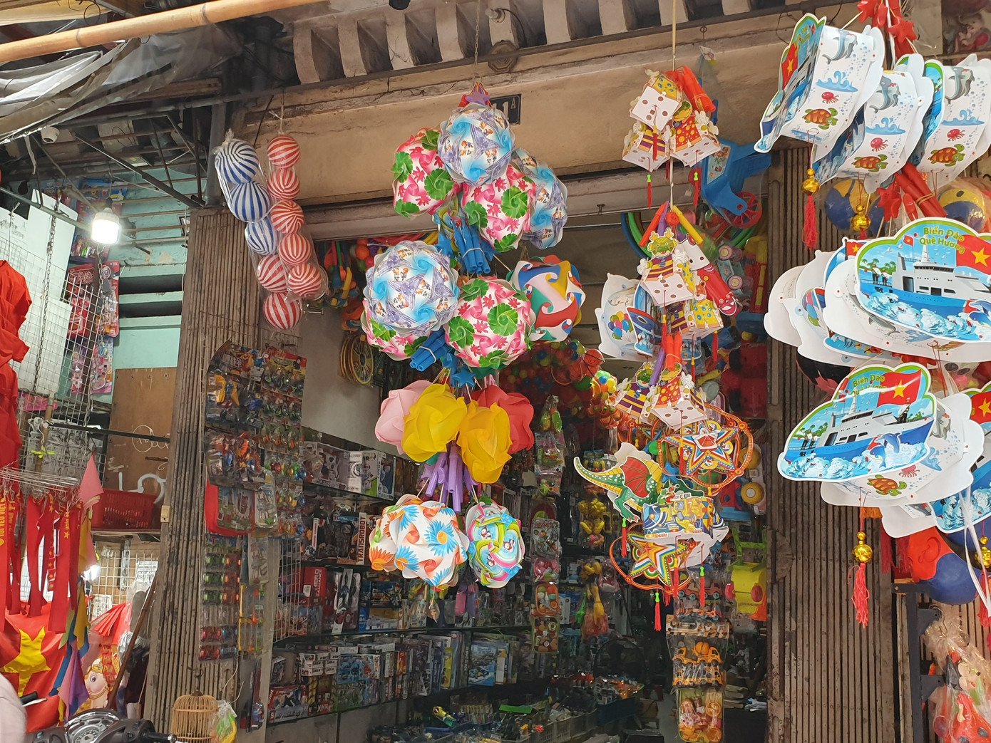 Đồ chơi Trung thu truyền thống được ưa chuộng trở lại ảnh 11