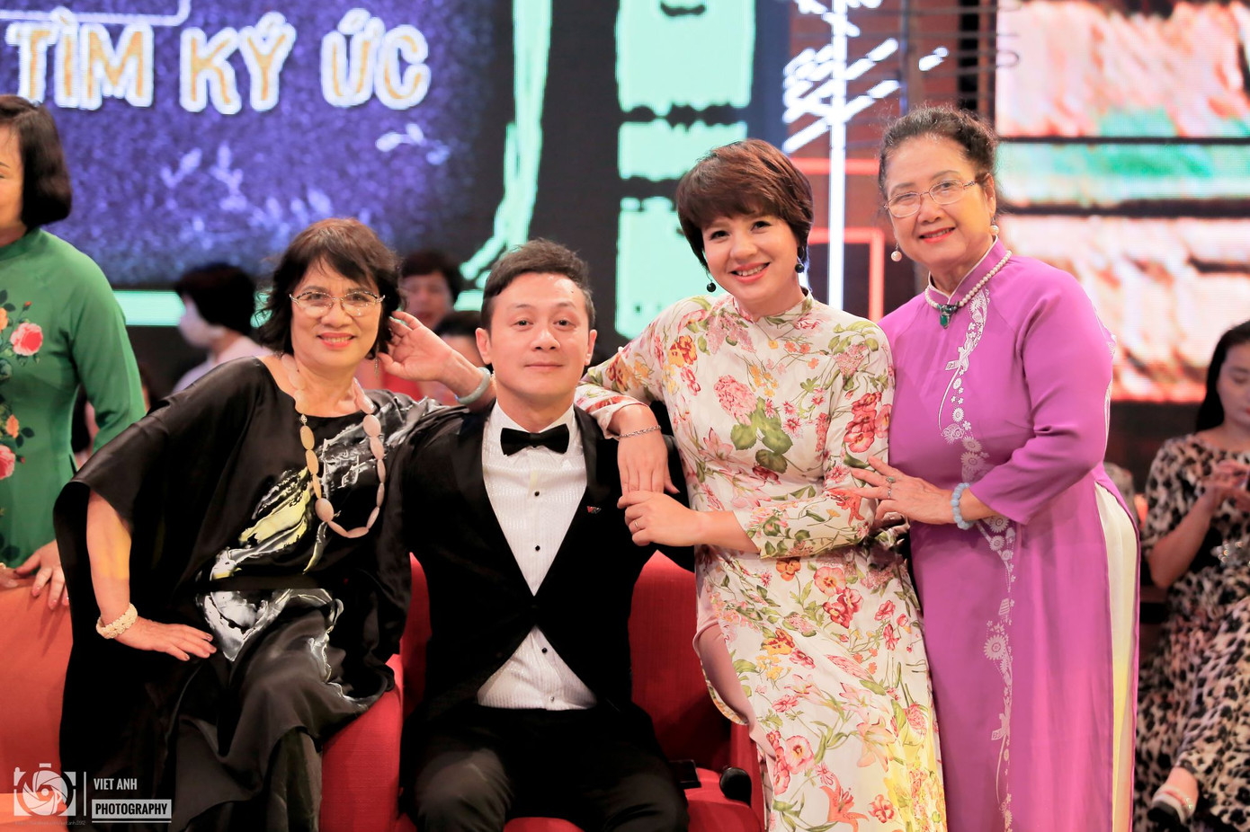 Bật mí về 'bà mối' cho MC Diễm Quỳnh và Anh Tuấn thuở mới vào VTV ảnh 4