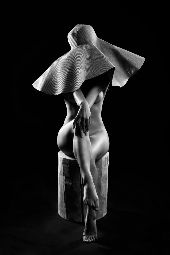 Những bức ảnh khỏa thân đen – trắng đẹp nhất năm 2020 ảnh 6