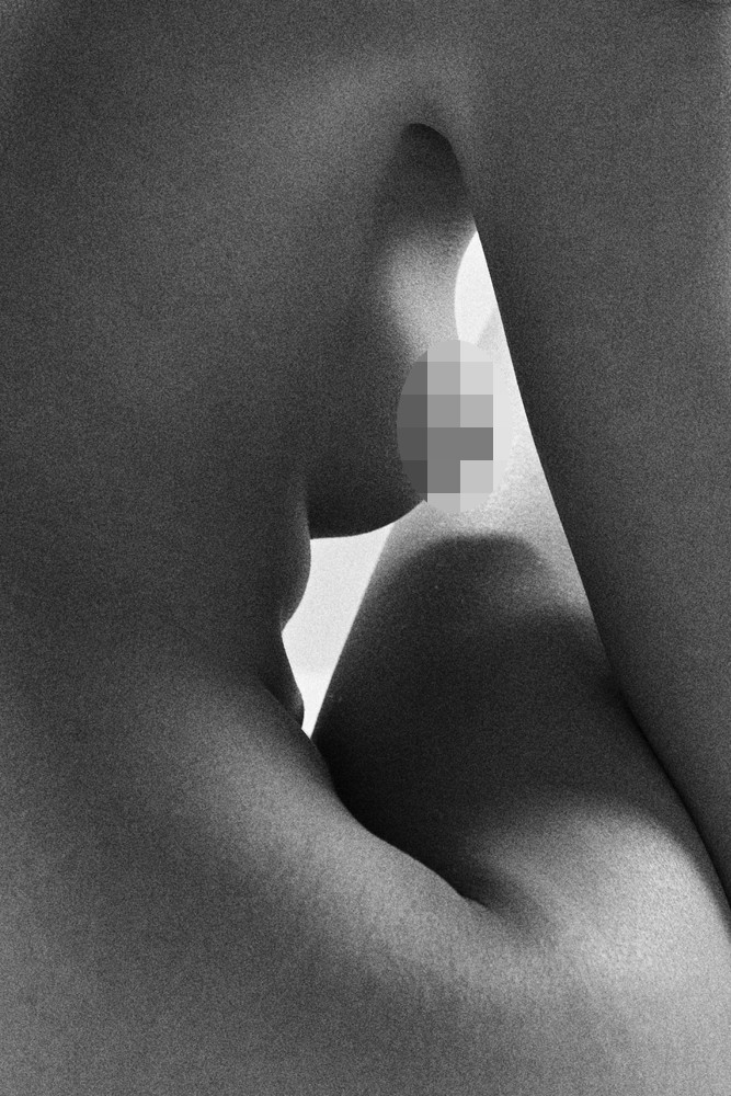 Những bức ảnh khỏa thân đen – trắng đẹp nhất năm 2020 ảnh 7