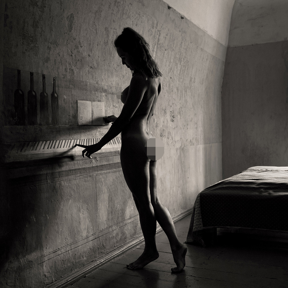 Những bức ảnh khỏa thân đen – trắng đẹp nhất năm 2020 ảnh 9