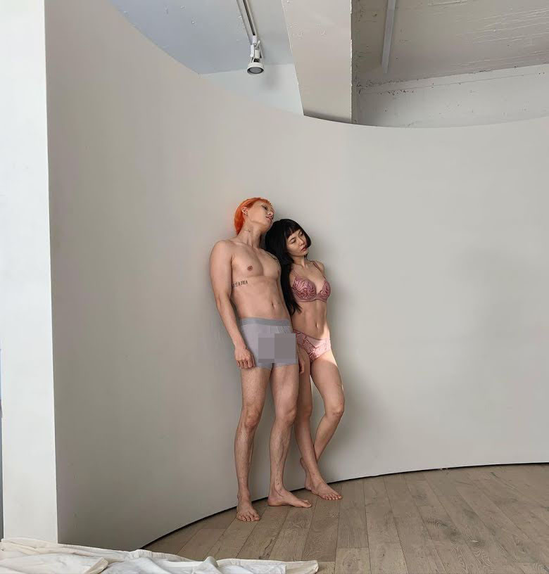 ‘Nữ hoàng gợi cảm’ Hàn gây tranh cãi với video hậu trường chụp ảnh nội y cùng bạn trai ảnh 3