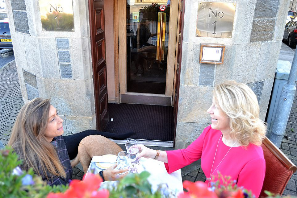 Con đường kỷ lục ngắn nhất thế giới: Chỉ khoảng 3 bước chân ảnh 6