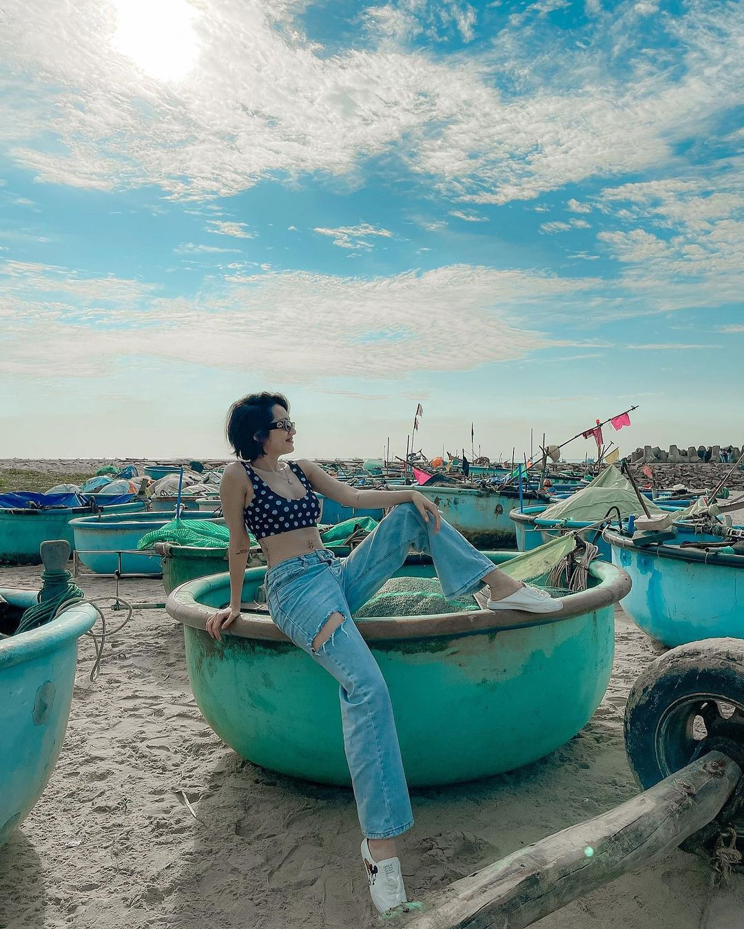 Sao Việt đi biển: Hoàng Yến Chibi bán nude táo bạo, Bảo Anh diện mốt ‘tụt quần’ ảnh 4