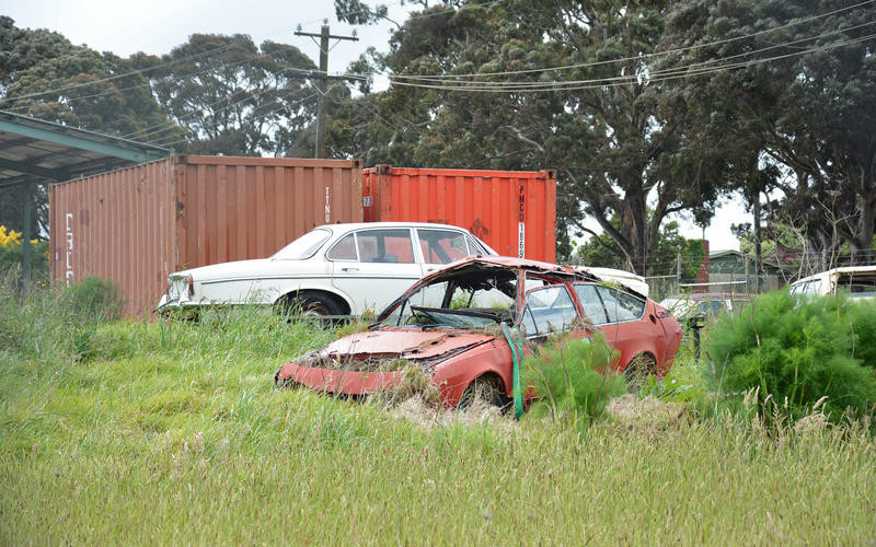 Khám phá những xế hộp bị bỏ hoang trên khắp thế giới ảnh 1