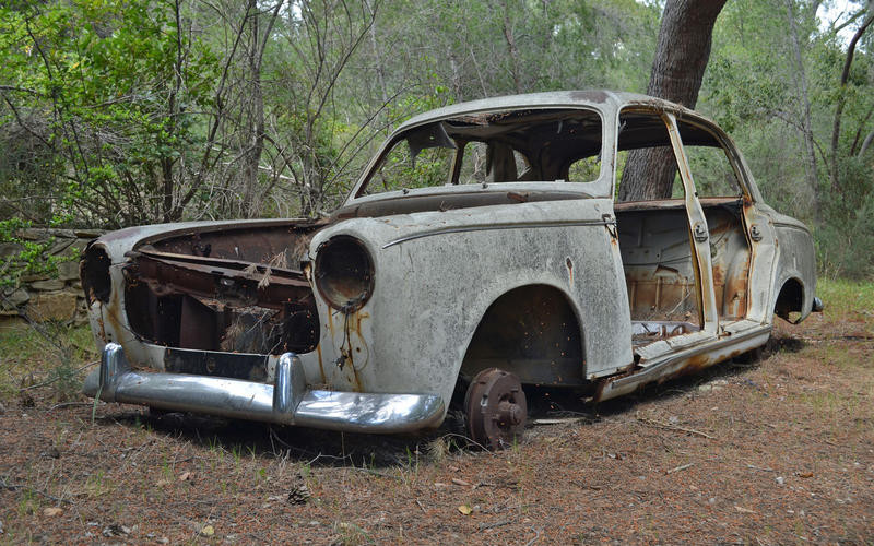 Khám phá những xế hộp bị bỏ hoang trên khắp thế giới ảnh 10