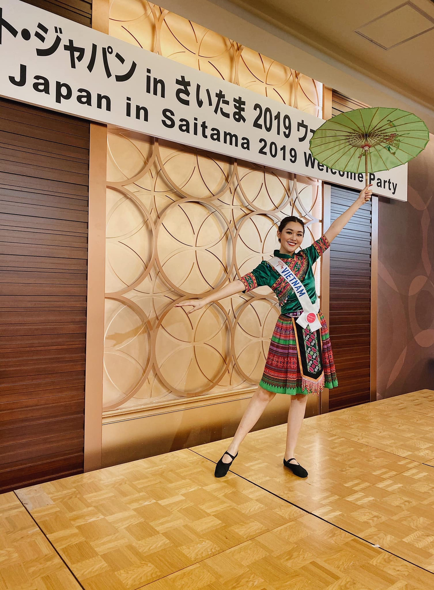 Tường San gây bão khi trình diễn 'Để mị nói cho mà nghe' ở Hoa hậu Quốc tế ảnh 2