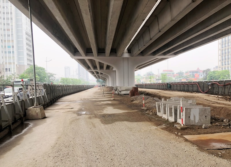 Công trường giao thông hối hả thi công sau khi dỡ lệnh 'đóng cửa' ảnh 9