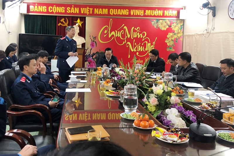 Hàng chục nhà xe tăng giá vé dịp Tết ảnh 1