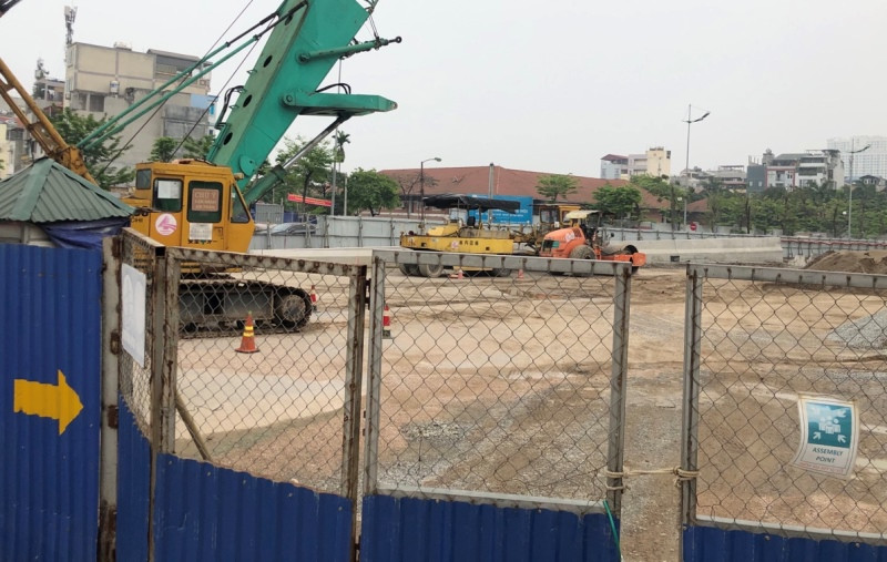 Công trường giao thông hối hả thi công sau khi dỡ lệnh 'đóng cửa' ảnh 8