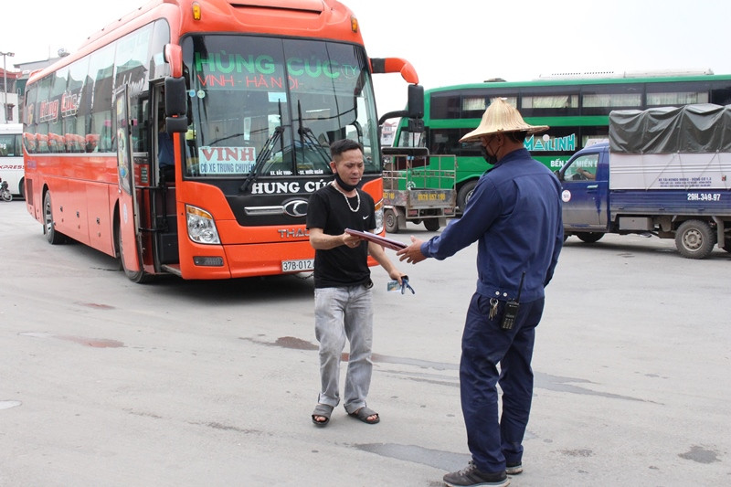 Buộc khai báo y tế điện tử, nhà xe trình điện thoại 'cùi bắp' ảnh 10