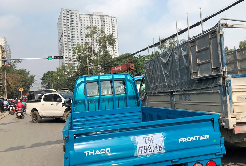 Ùn tắc nhiều giờ nút giao đường 70, đường BT Nguyễn Xiển - Xa La ảnh 7