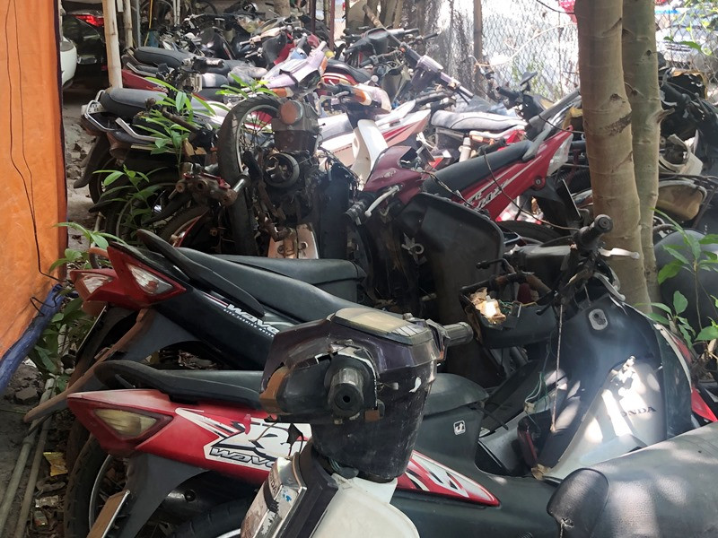 Đột kích bãi xe không phép chứa cả ngàn xe vi phạm ảnh 10