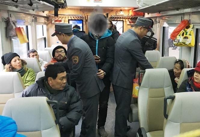 Ga tàu, bến xe lập ‘phòng cách ly’ cho khách nghi nhiễm virus corona ảnh 1