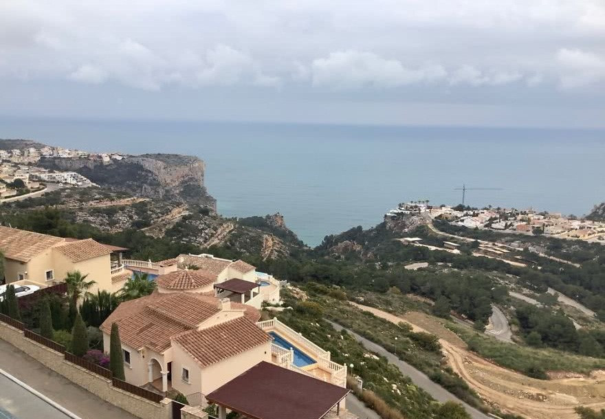 [Hot trend] Thử thách thời COVID-19: Hãy chụp phong cảnh bên ngoài cửa sổ nhà bạn ảnh 3