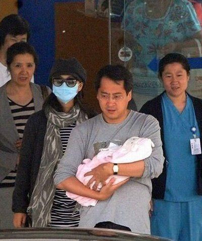 Một “Điêu Thuyền vạn người mê” âm thầm gả vào hào môn, U40 vẫn đẹp rạng ngời, viên mãn ảnh 4