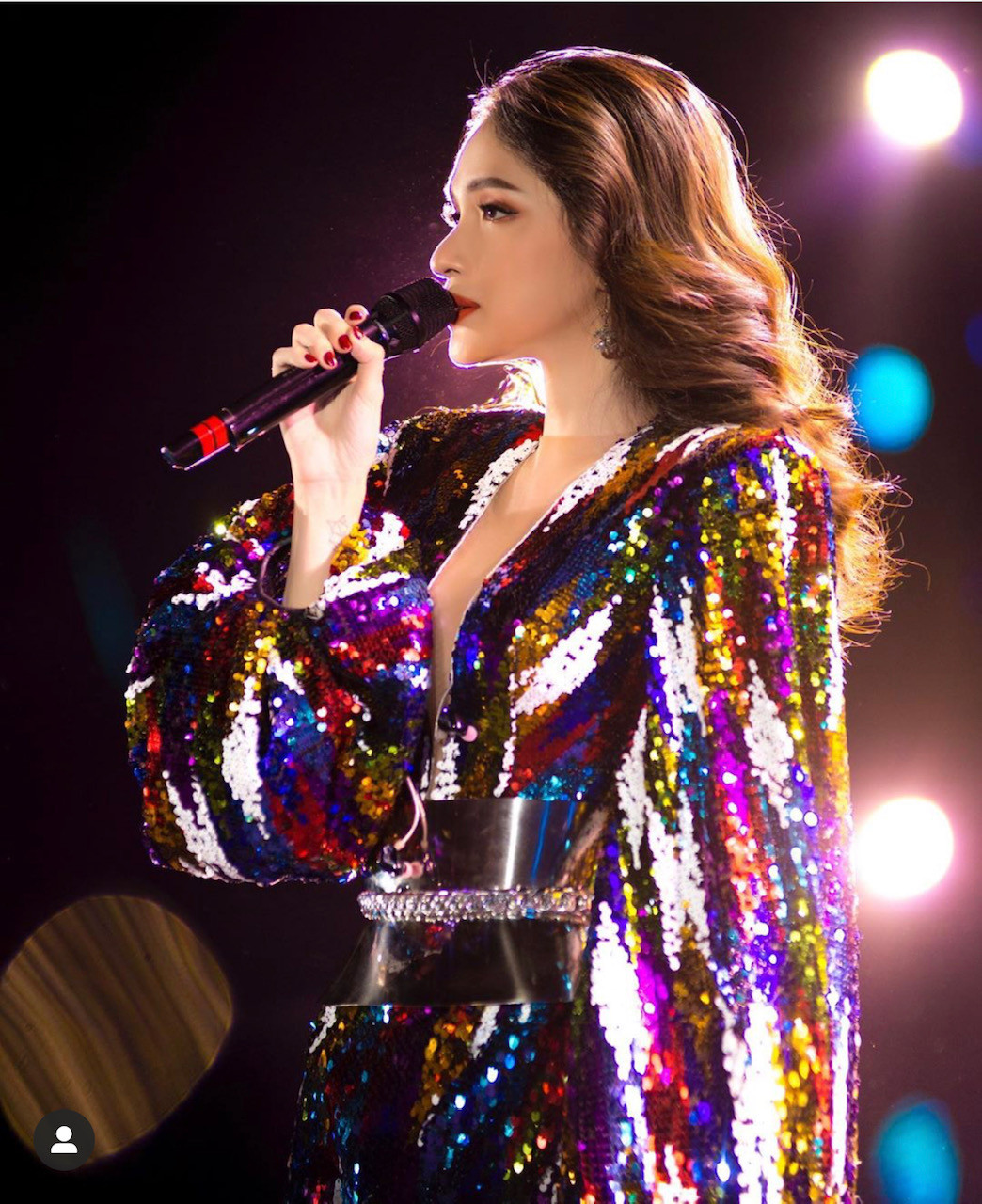 Hoa hậu Hương Giang: “Tôi luôn muốn vượt qua mọi vòng tròn do người khác định sẵn“ ảnh 5