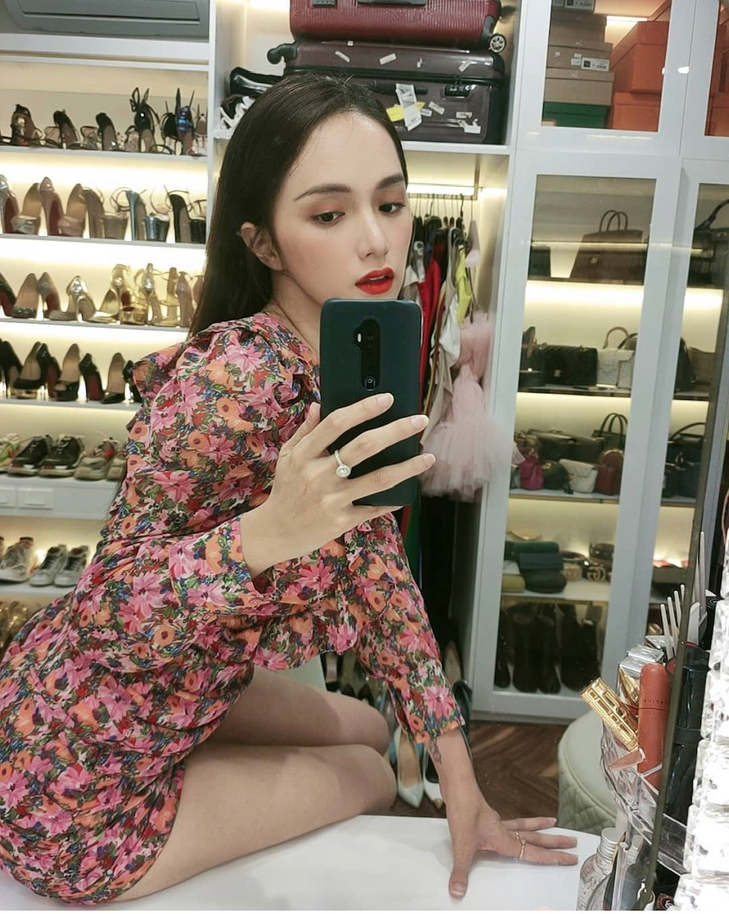 Hoa hậu Hương Giang: “Tôi luôn muốn vượt qua mọi vòng tròn do người khác định sẵn“ ảnh 4