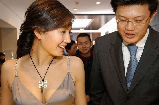 Một “Điêu Thuyền vạn người mê” âm thầm gả vào hào môn, U40 vẫn đẹp rạng ngời, viên mãn ảnh 6