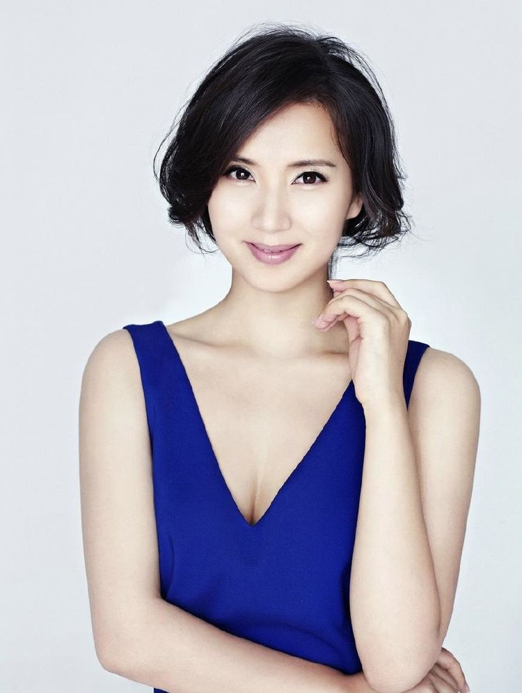 Một “Điêu Thuyền vạn người mê” âm thầm gả vào hào môn, U40 vẫn đẹp rạng ngời, viên mãn ảnh 14