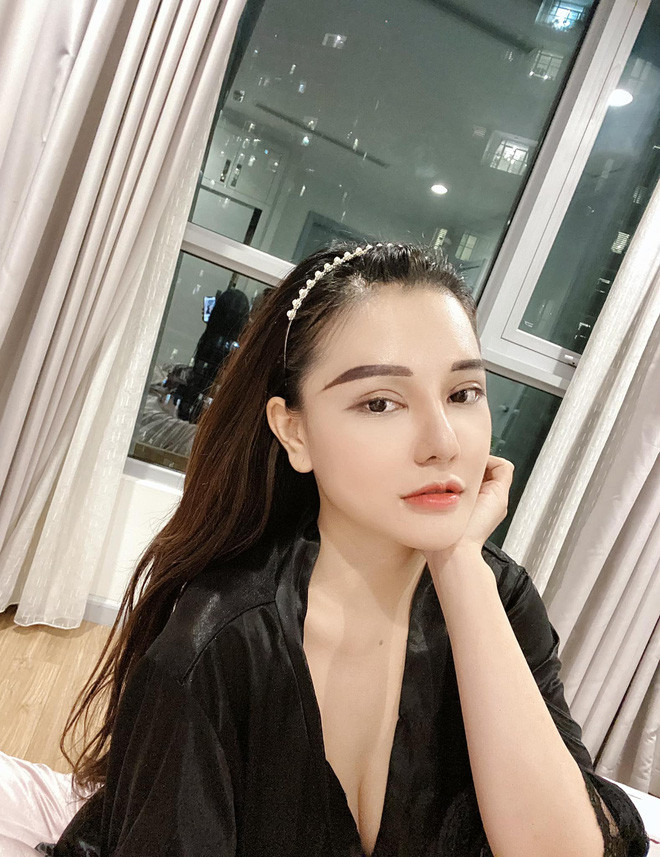 Khi bạn đang bận l&#234;n mạng t&#225;n d&#243;c mỗi ng&#224;y, nhiều g&#225;i đẹp đ&#227; c&#243; nh&#224; c&#243; xe từ năm 19 tuổi - Ảnh 25.