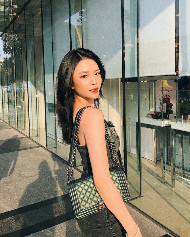 Khi bạn đang bận l&#234;n mạng t&#225;n d&#243;c mỗi ng&#224;y, nhiều g&#225;i đẹp đ&#227; c&#243; nh&#224; c&#243; xe từ năm 19 tuổi - Ảnh 15.