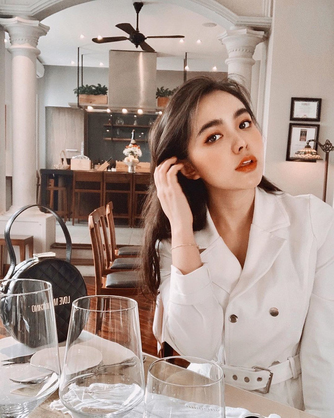 Khi bạn đang bận l&#234;n mạng t&#225;n d&#243;c mỗi ng&#224;y, nhiều g&#225;i đẹp đ&#227; c&#243; nh&#224; c&#243; xe từ năm 19 tuổi - Ảnh 1.