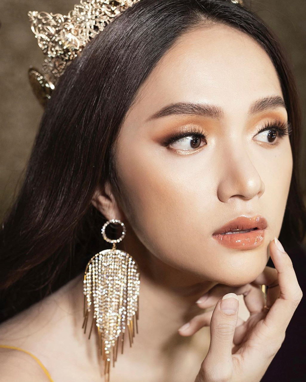 Hoa hậu Hương Giang: “Tôi luôn muốn vượt qua mọi vòng tròn do người khác định sẵn“ ảnh 11