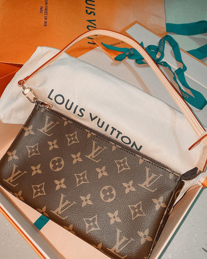 Khi bạn đang bận l&#234;n mạng t&#225;n d&#243;c mỗi ng&#224;y, nhiều g&#225;i đẹp đ&#227; c&#243; nh&#224; c&#243; xe từ năm 19 tuổi - Ảnh 11.