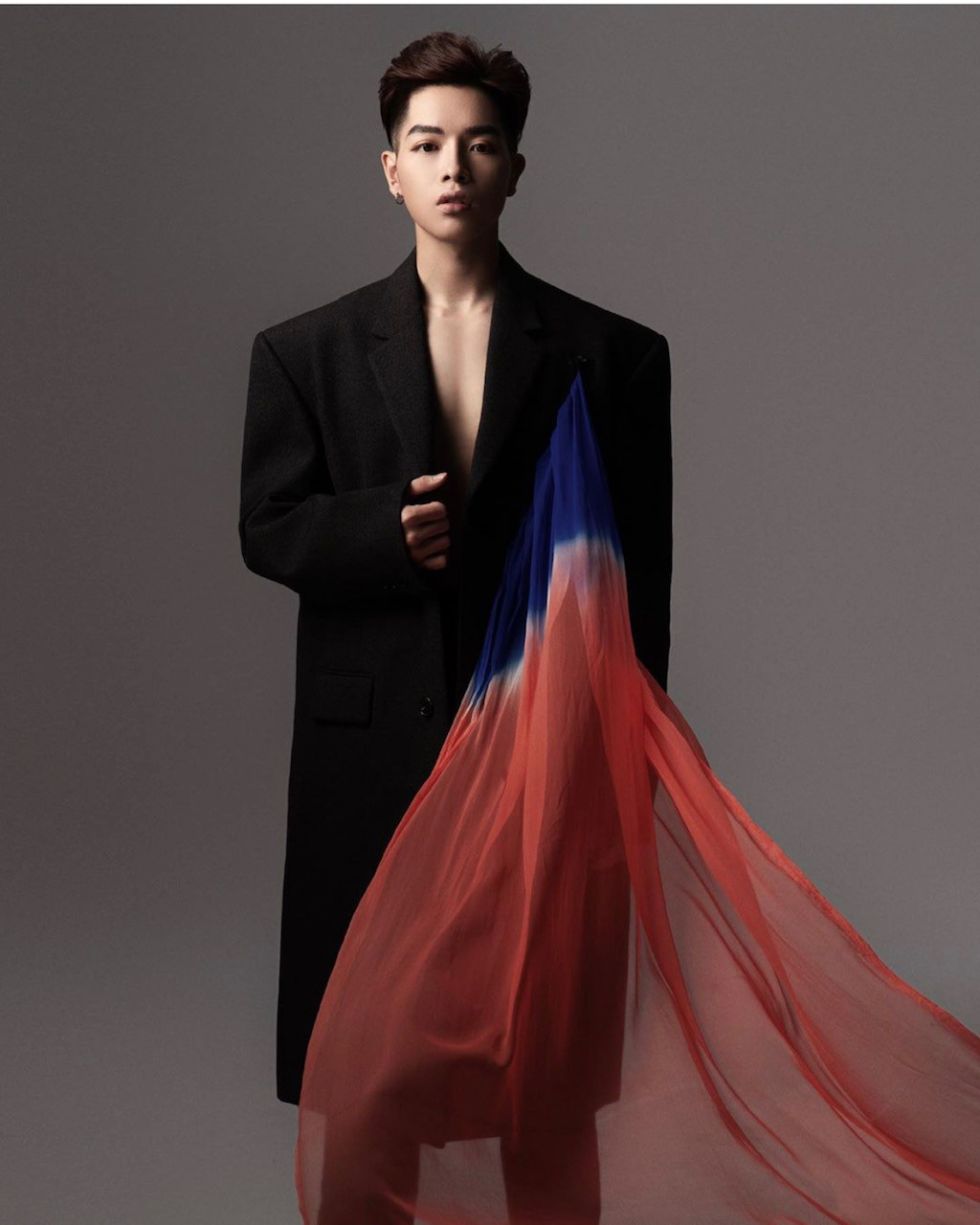 Mọi người hãy sống sao cho văn minh, cố gắng giữ hòa khí và giải quyết tranh chấp bằng các phương cách phi bạo lực. Đức Phúc từng bị “đầu gấu” bắt nạt thời còn đi học ảnh 3