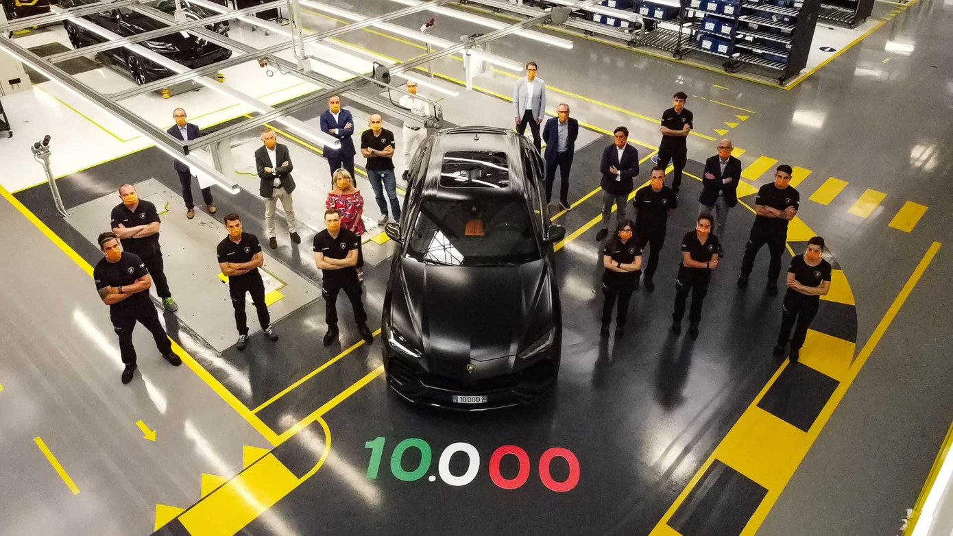 10.000 siêu SUV Lamborghini Urus xuất xưởng chỉ sau 2 năm ảnh 1