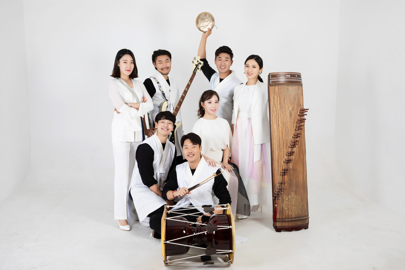 Sao Hàn – Việt lần đầu tụ hội ở phố cổ Hội An ảnh 1