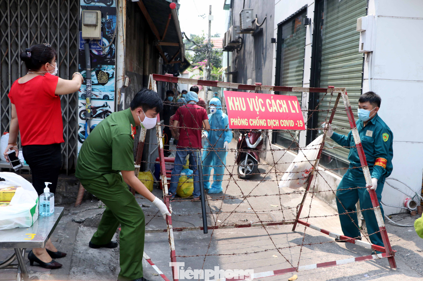 Người Sài Gòn vui mừng được gỡ phong tỏa vì COVID-19 ảnh 1