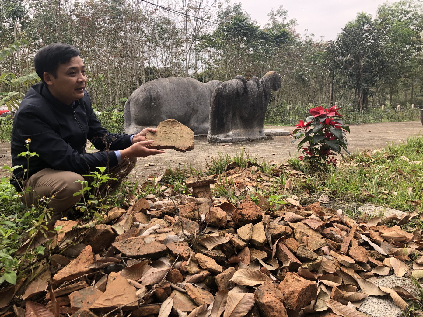 Giếng Mắt Rồng ở bên cạnh Kinh đô Vạn Lại xưa Phát hiện nhiều đồng tiền cổ ở giếng Mắt Rồng ảnh 4