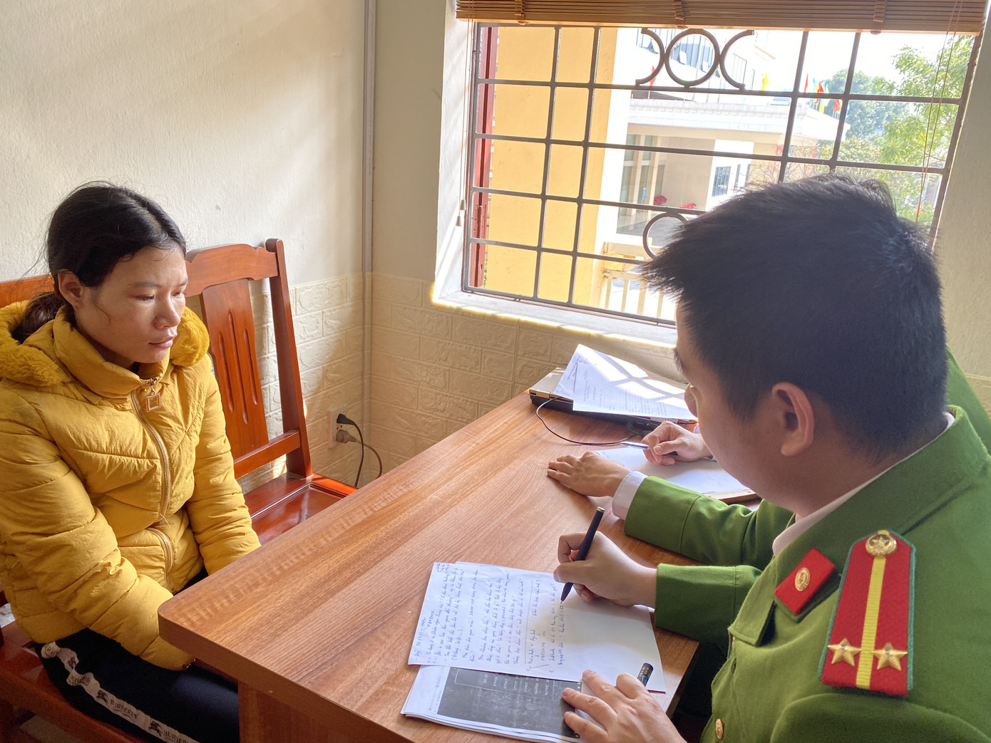 Cô gái bị khởi tố vì lừa bán khẩu trang, ‘bỏ túi’ hơn nửa tỷ đồng ảnh 1