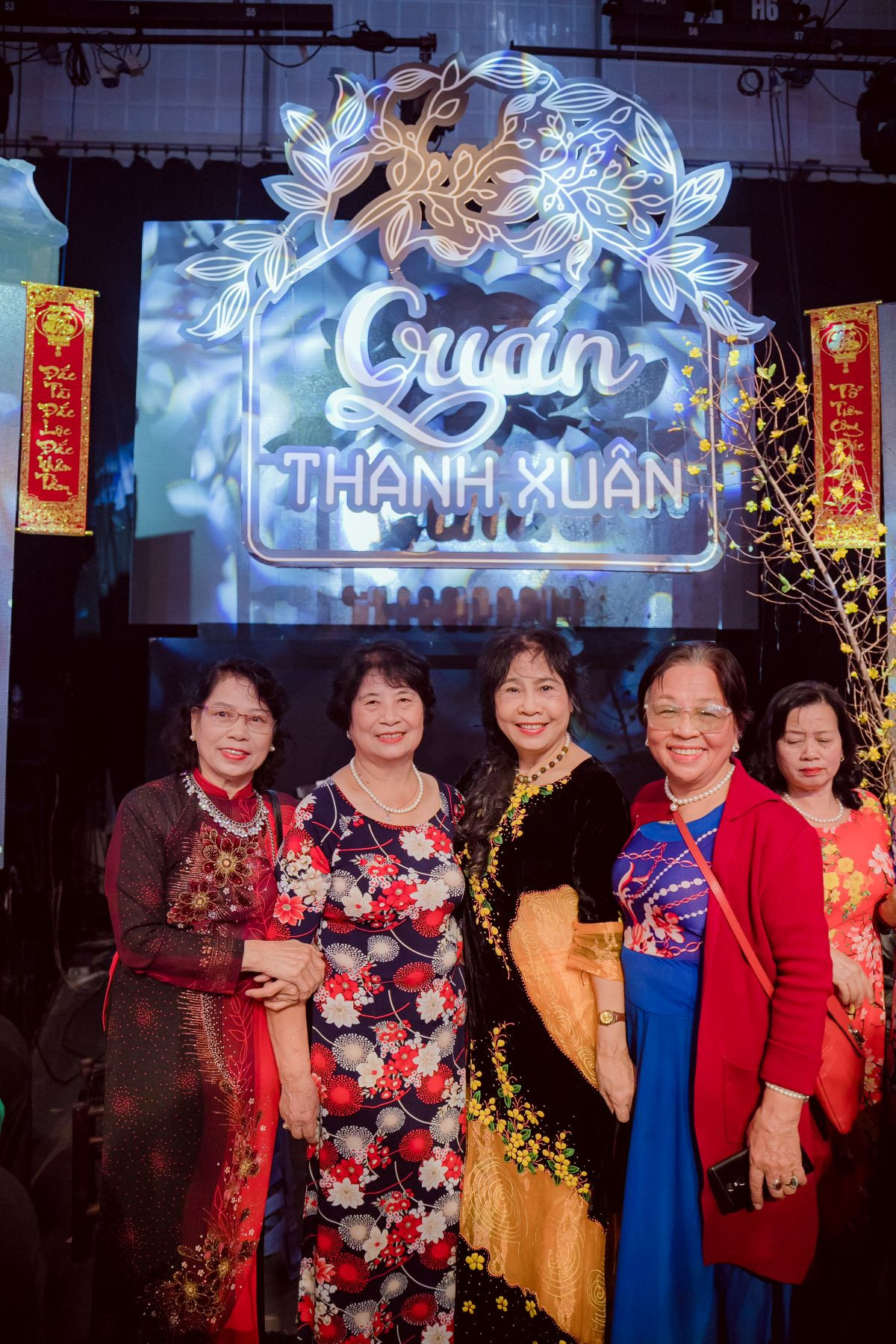 Quán Thanh Xuân thắng lớn, không chỉ ekip đình đám mà còn có đội ngũ 'quyền lực' ảnh 4