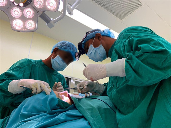 Phẫu thuật thẩm mỹ ‘chui’, thu lợi bất chính hàng tỷ đồng ở bệnh viện Trưng Vương ảnh 2