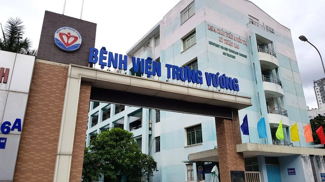 Phẫu thuật thẩm mỹ ‘chui’, thu lợi bất chính hàng tỷ đồng ở bệnh viện Trưng Vương ảnh 1