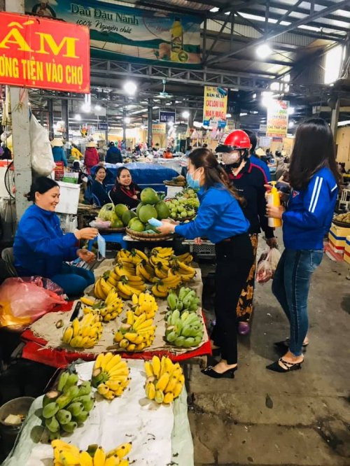 Hình ảnh đẹp của thanh niên trong những ngày quyết liệt phòng chống dịch COVID-19 ảnh 3