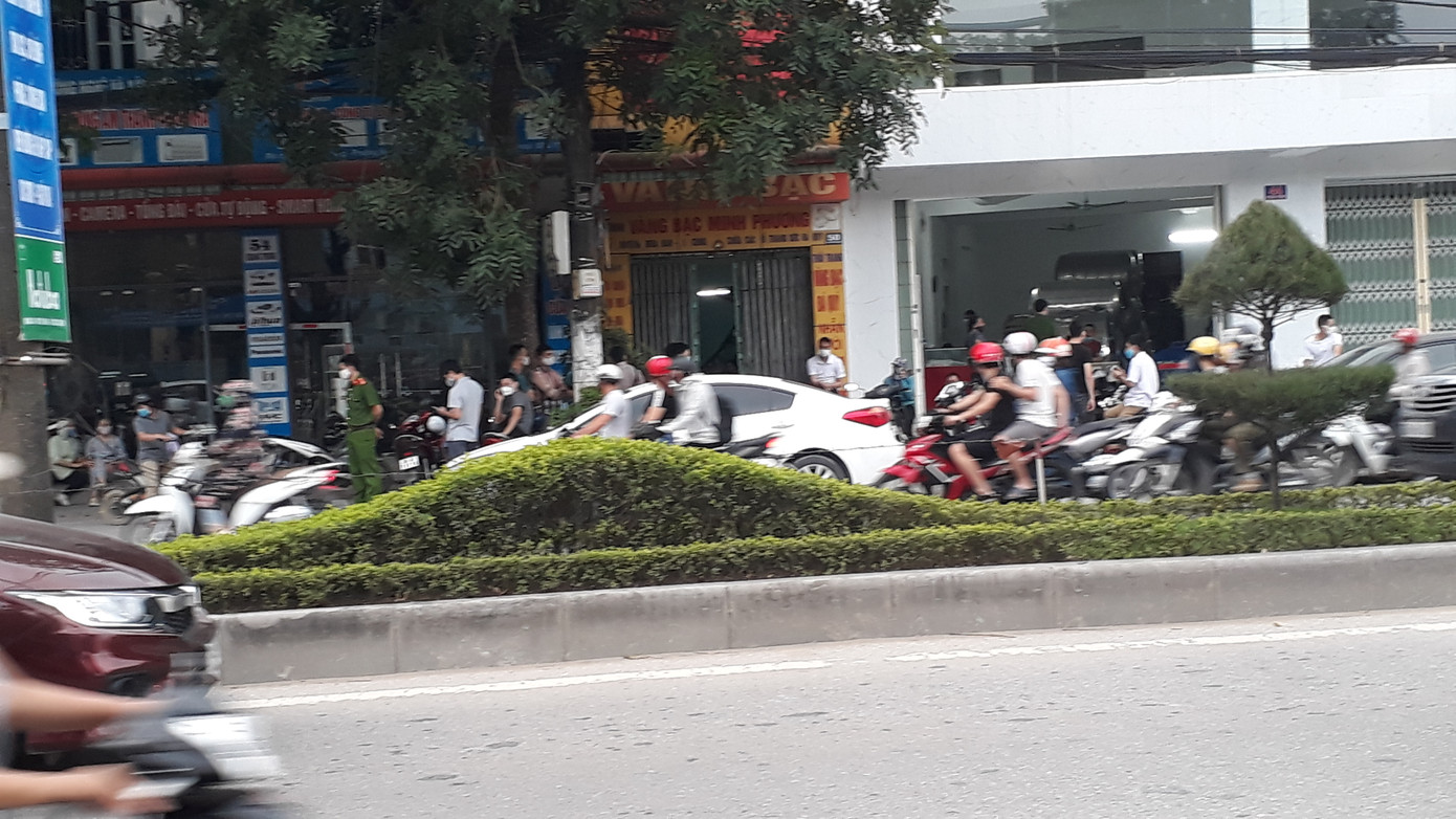 Chi cục trưởng thi hành án dân sự tử vong sau khi uống rượu của nữ giám đốc? ảnh 1