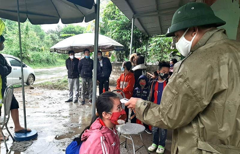 4 nam nữ thanh niên rời nơi cách ly, thuê xế hộp đi sinh nhật bạn ảnh 3