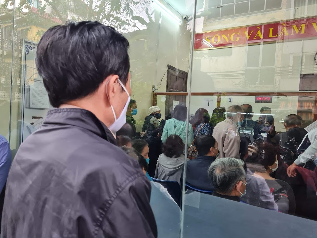 Lo mất thêm tiền, người dân Thủ đô đổ xô đi xóa nợ tiền sử dụng đất ảnh 5