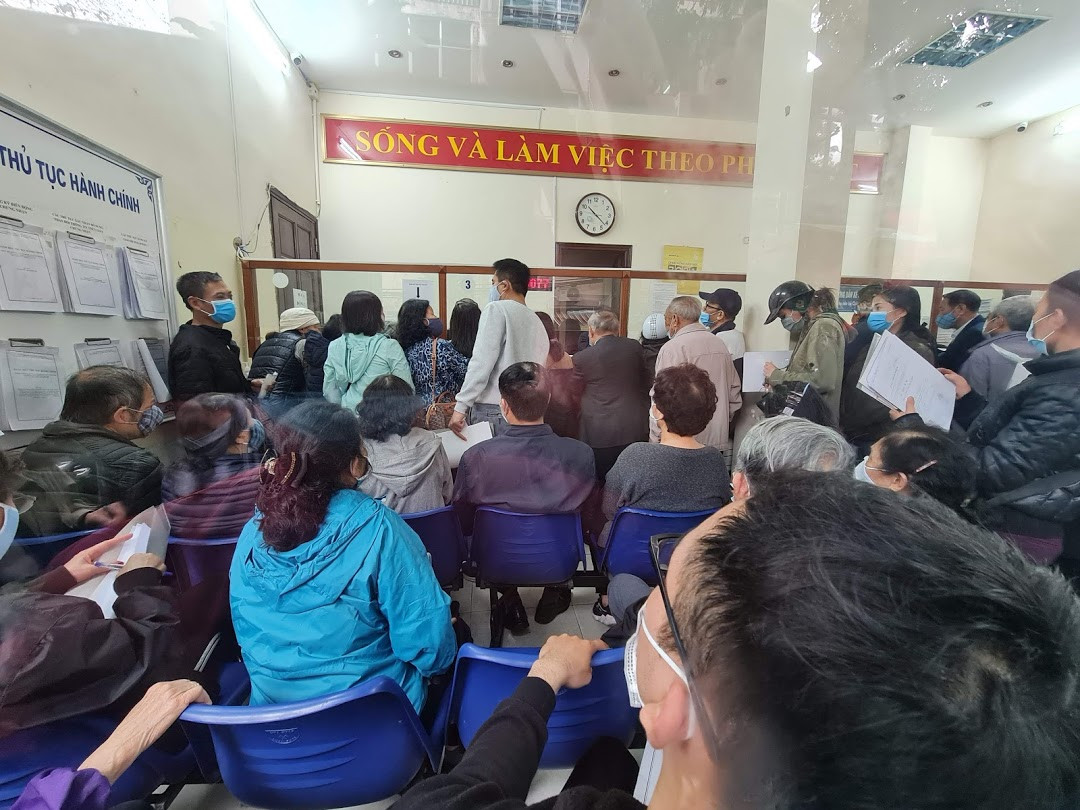 Lo mất thêm tiền, người dân Thủ đô đổ xô đi xóa nợ tiền sử dụng đất ảnh 3