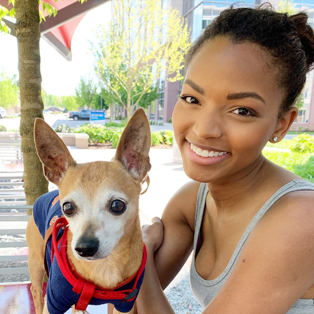 Sắc vóc nóng bỏng của cô gái gốc Phi 22 tuổi đăng quang Hoa hậu Mỹ 2020 ảnh 8